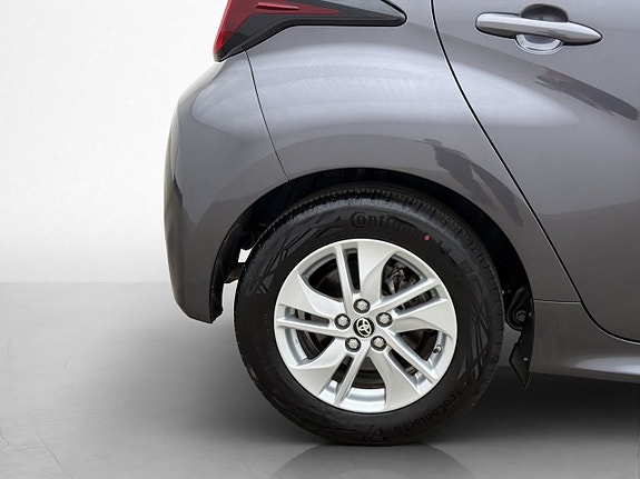 Toyota Yaris 25 of 26