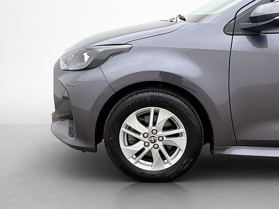Toyota Yaris 23 of 26