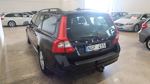 Volvo V70 6 of 17