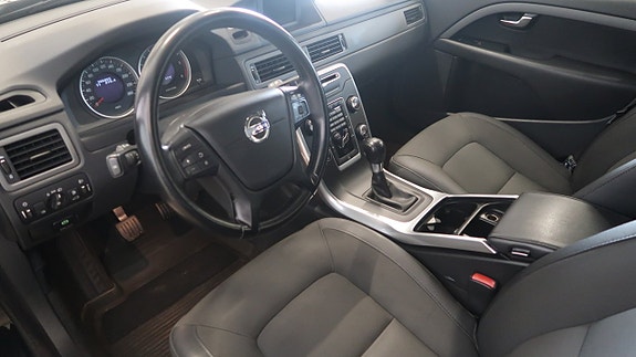 Volvo V70 9 of 17