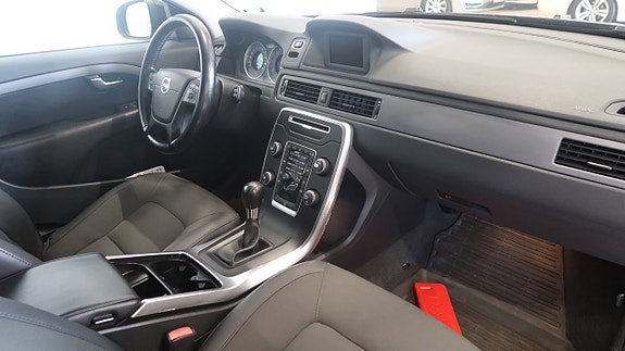 Volvo V70 10 of 17