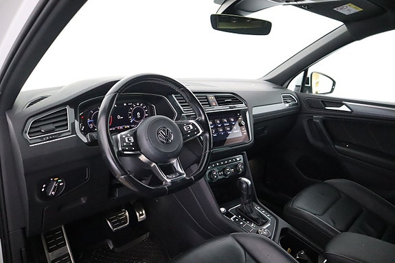 Volkswagen Tiguan 10 of 23