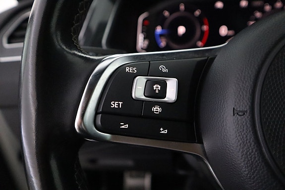 Volkswagen Tiguan 15 of 23