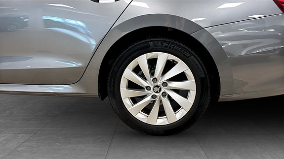 Skoda Octavia 6 of 12