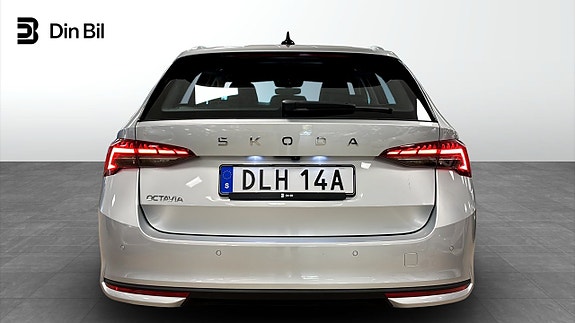 Skoda Octavia 5 of 12