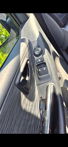 Hyundai H-1 5 of 10