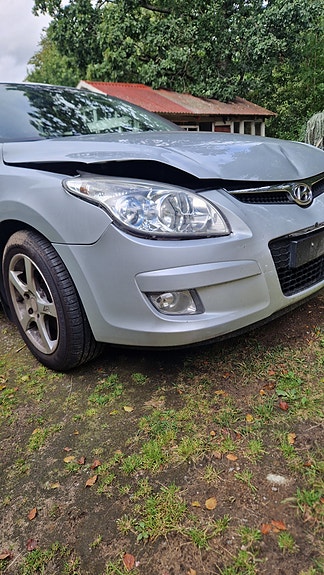 Hyundai i30 2 of 8