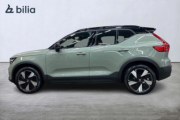 Volvo XC40 3 of 23