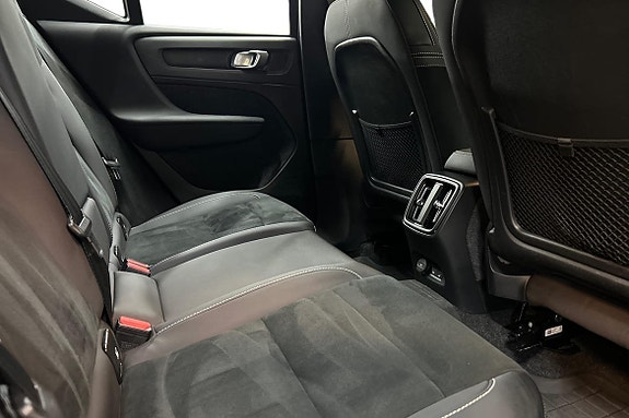 Volvo XC40 9 of 23