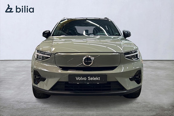 Volvo XC40 6 of 23