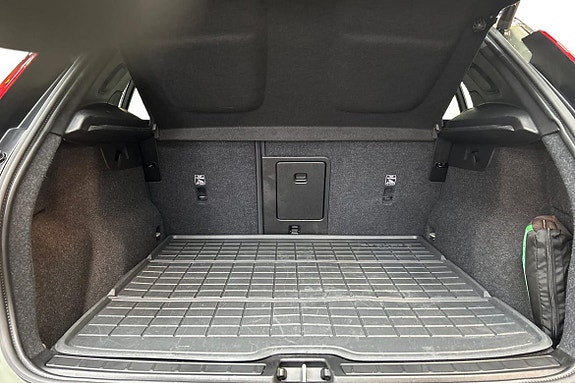 Volvo XC40 12 of 23