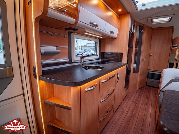 Knaus Südwind 580 *Barnkammare 4 of 18