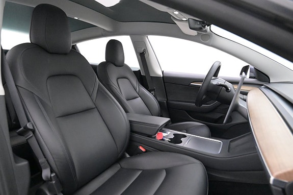 Tesla Model 3 12 of 27