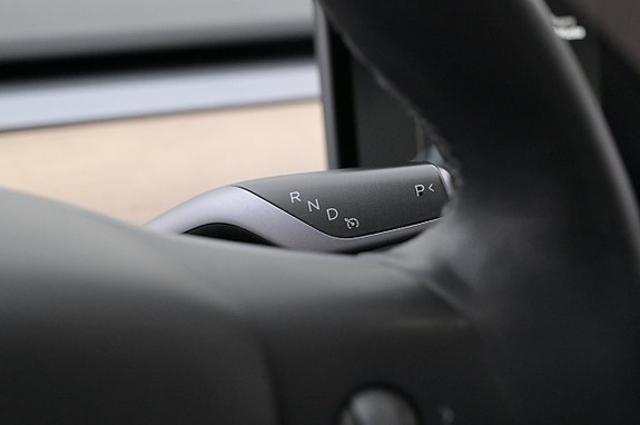 Tesla Model 3 8 of 27