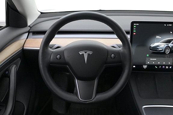 Tesla Model 3 7 of 27