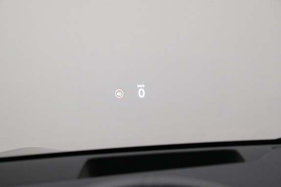 Polestar 3 8 of 27