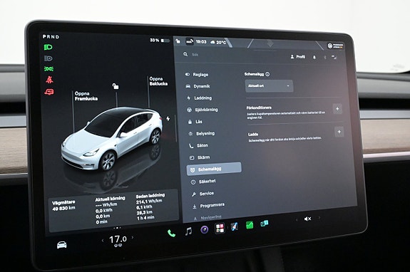 Tesla Model Y 16 of 27