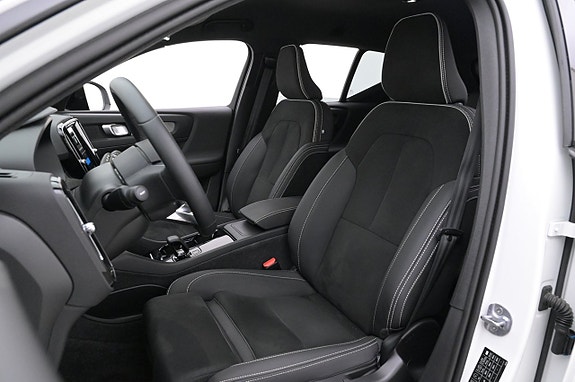 Volvo XC40 9 of 27