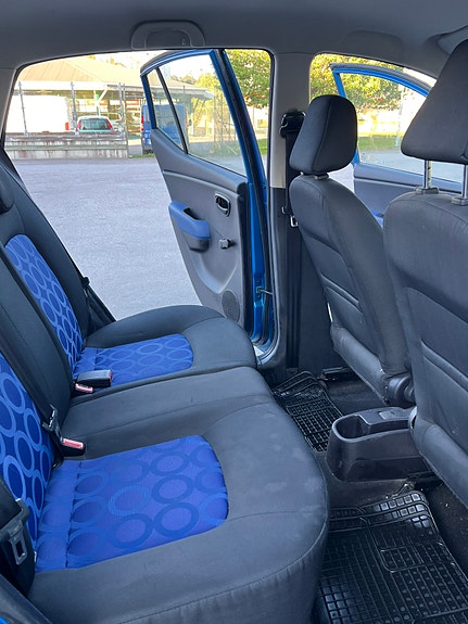 Hyundai i10 3 of 10