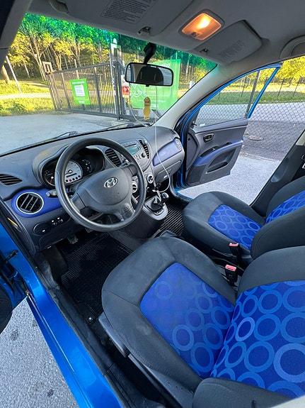 Hyundai i10 4 of 10
