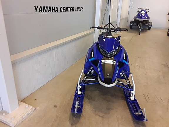 Yamaha MOUNTAIN MAX 800 ES 96MIL 2 of 2