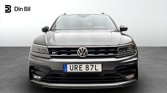 Volkswagen Tiguan 4 of 12