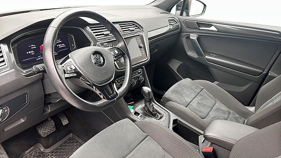 Volkswagen Tiguan 7 of 12