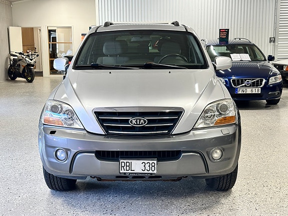 Kia Sorento 16 of 28