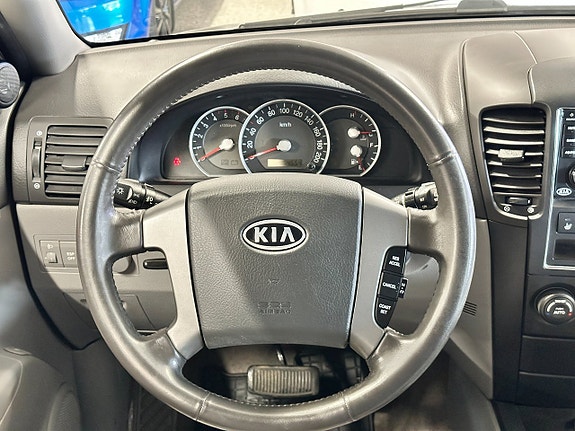 Kia Sorento 12 of 28