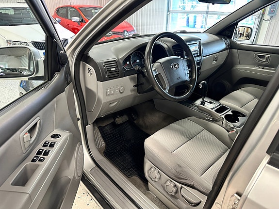 Kia Sorento 4 of 28
