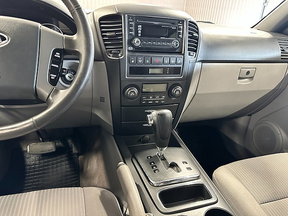 Kia Sorento 15 of 28