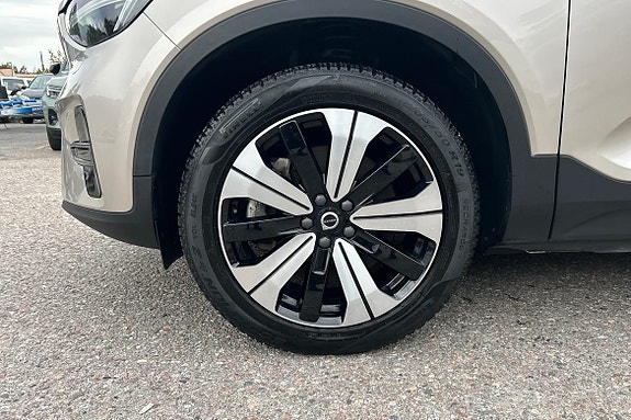 Volvo XC40 17 of 21