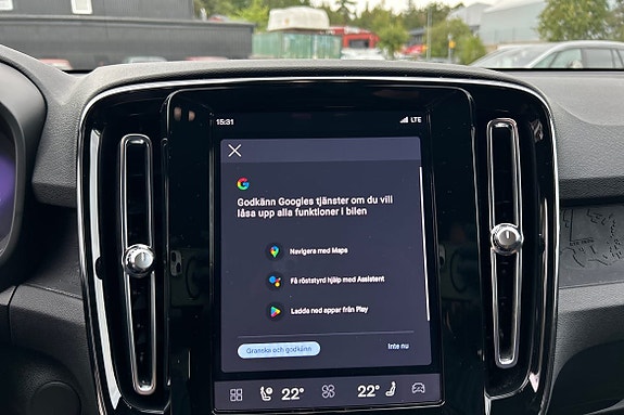 Volvo XC40 15 of 21