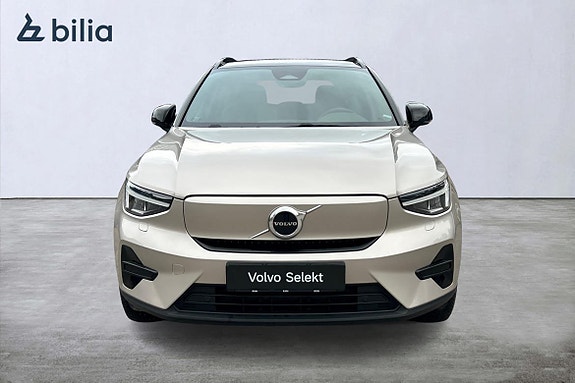 Volvo XC40 6 of 21
