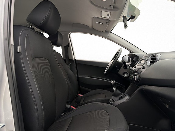 Hyundai i10 14 of 27