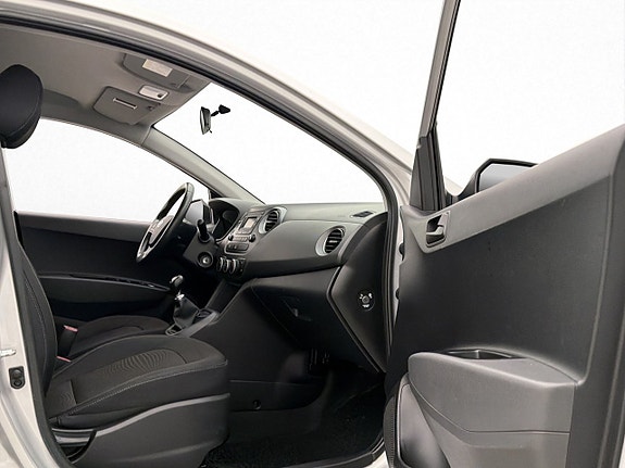 Hyundai i10 15 of 27