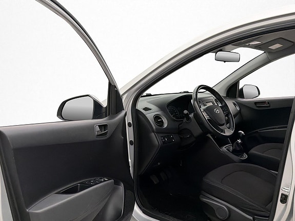 Hyundai i10 10 of 27