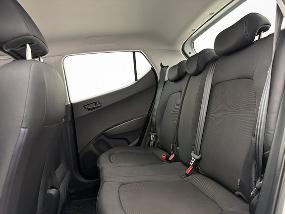 Hyundai i10 16 of 27