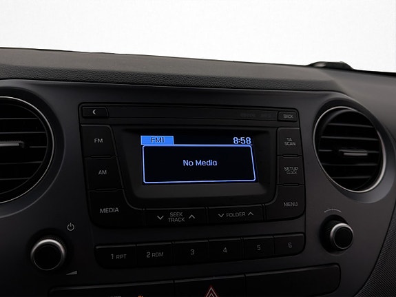 Hyundai i10 20 of 27