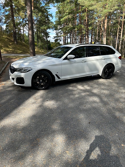 BMW 520d 2 of 27