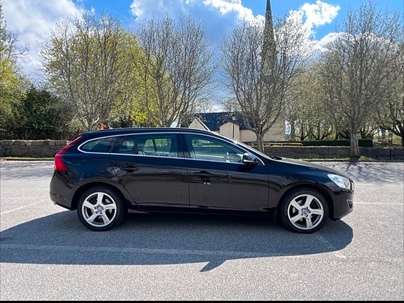 Volvo V60 3 of 5