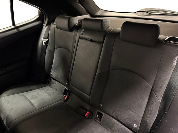 Lexus UX250h 10 of 16