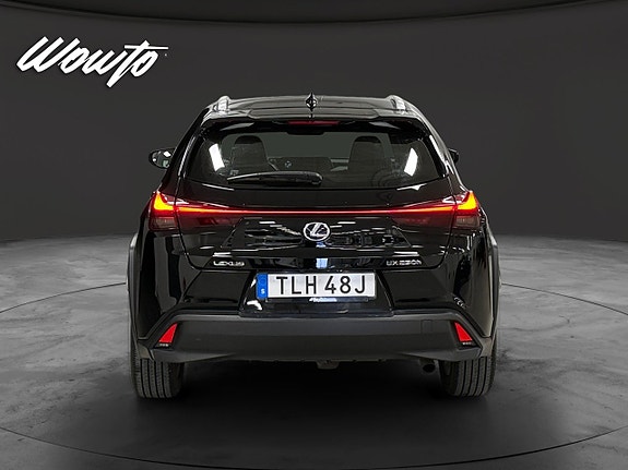 Lexus UX250h 5 of 16