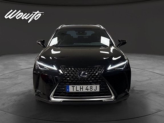 Lexus UX250h 2 of 16