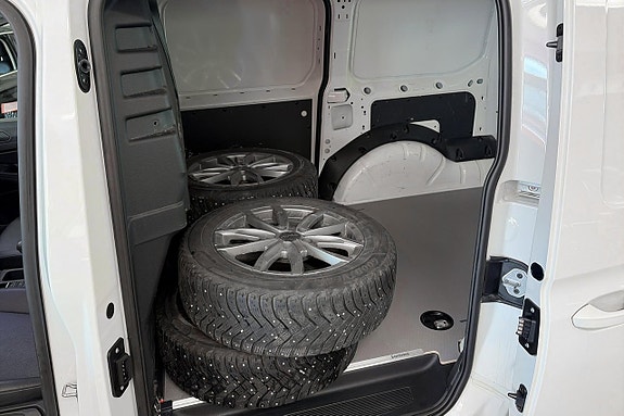 Volkswagen Caddy Maxi 10 of 16