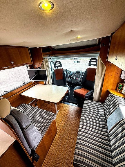 Carado T 348 AC / Solcell/ 4 bäddars / Dropdown bed 6 of 12