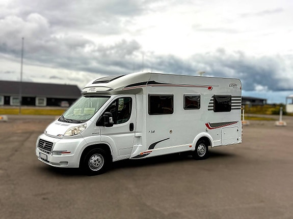 Carado T 348 AC / Solcell/ 4 bäddars / Dropdown bed 2 of 12