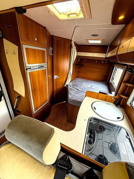 Carado T 348 AC / Solcell/ 4 bäddars / Dropdown bed 8 of 12