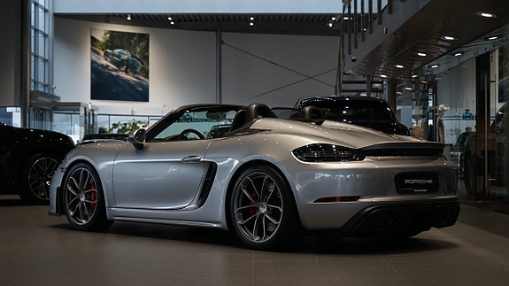 Porsche 718 Spyder 2 of 7