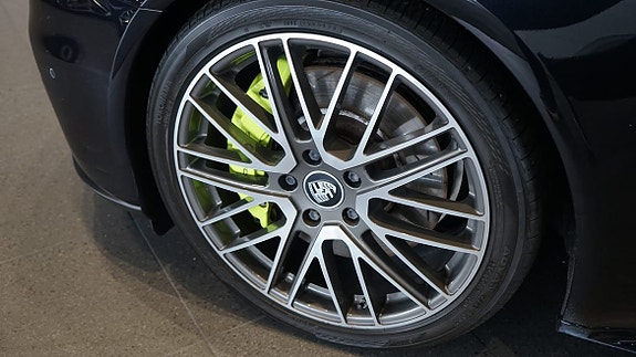 Porsche Panamera 4 4 of 7